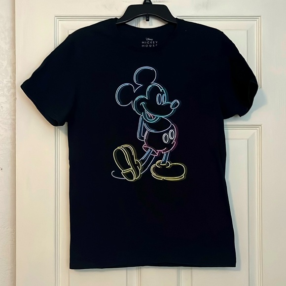 NWOT UNISEX MICKEY MOUSE TEE : SIZE MEDIUM - Picture 1 of 1